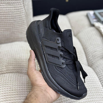 Adidas Ultraboost Light Core Black